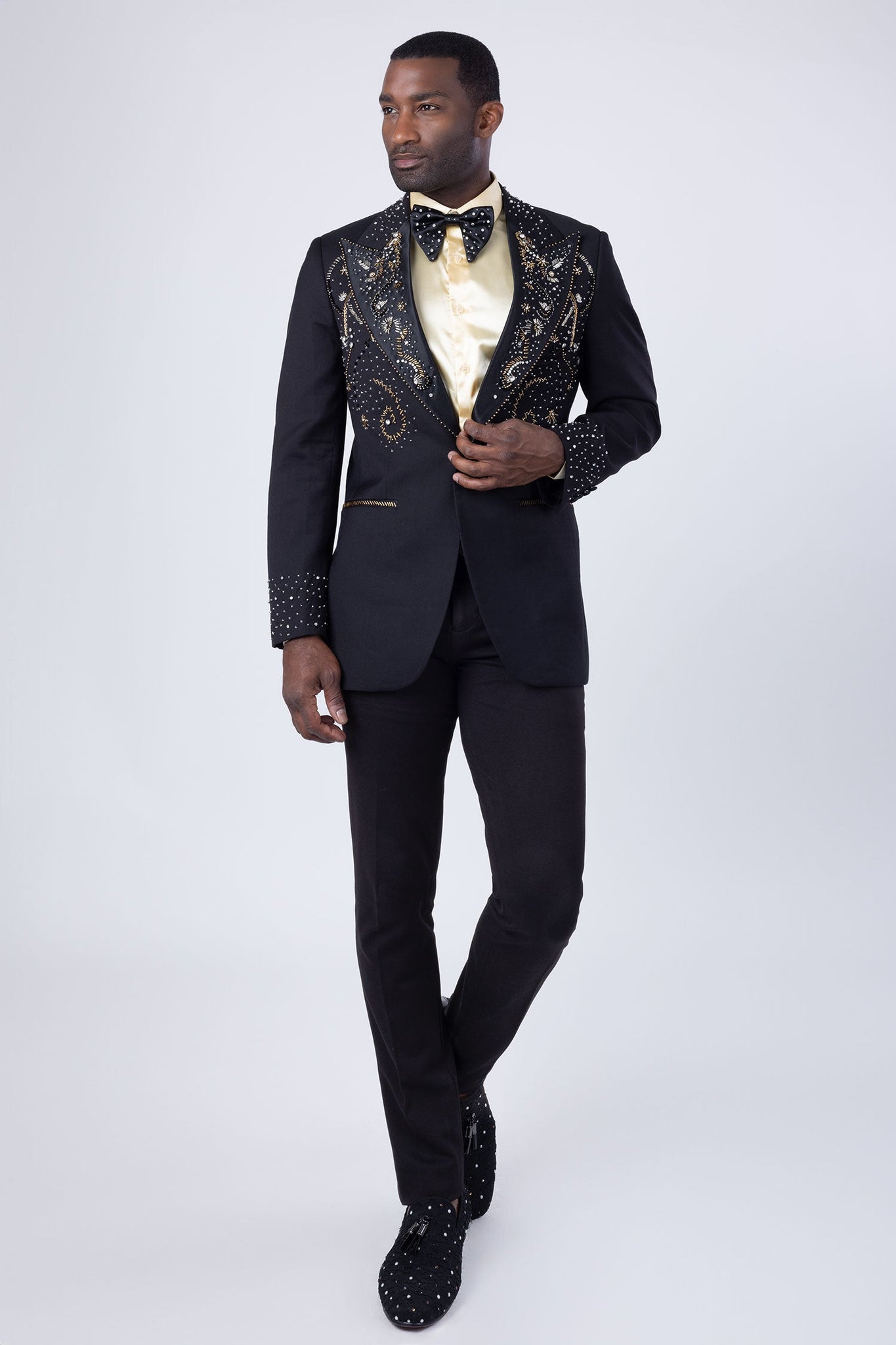 Barabas Wholesale Men's Rhinestone Floral Pattern Peak Lapel Suit 4SU20 Black