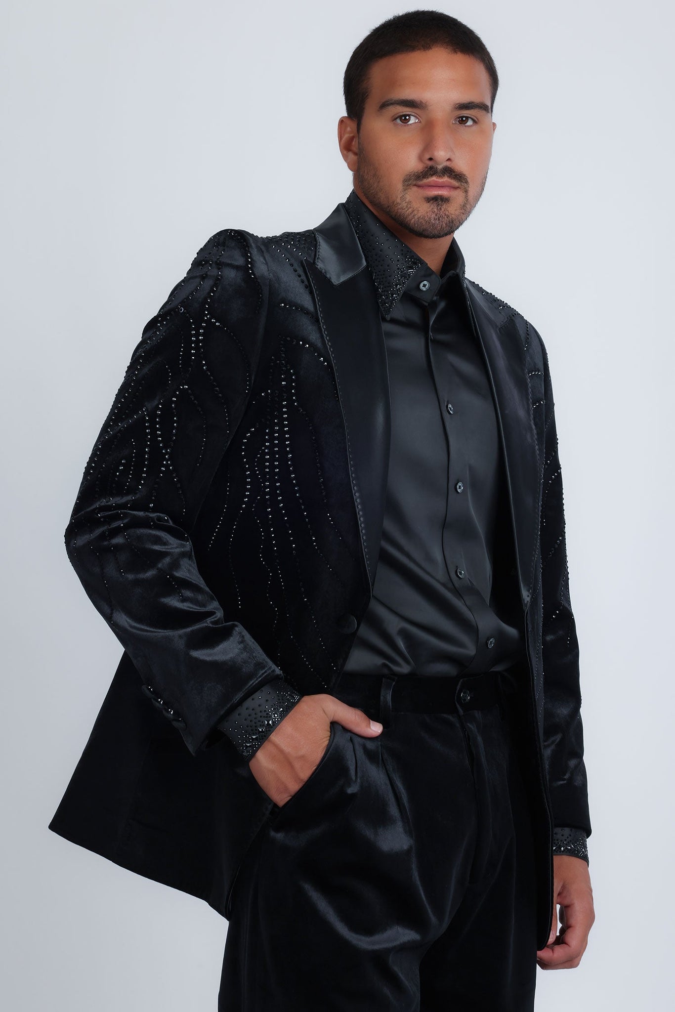 Barabas Wholesale Men's Velvet Rhinestones Design Peak Lapel Blazer 5BL20 Black Black