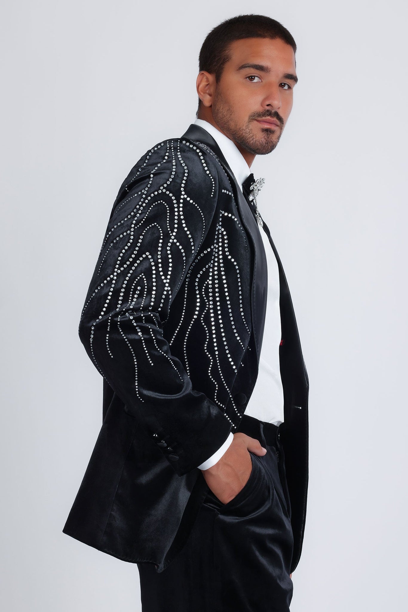 Barabas Wholesale Men's Velvet Rhinestones Design Peak Lapel Blazer 5BL20 Black Silver