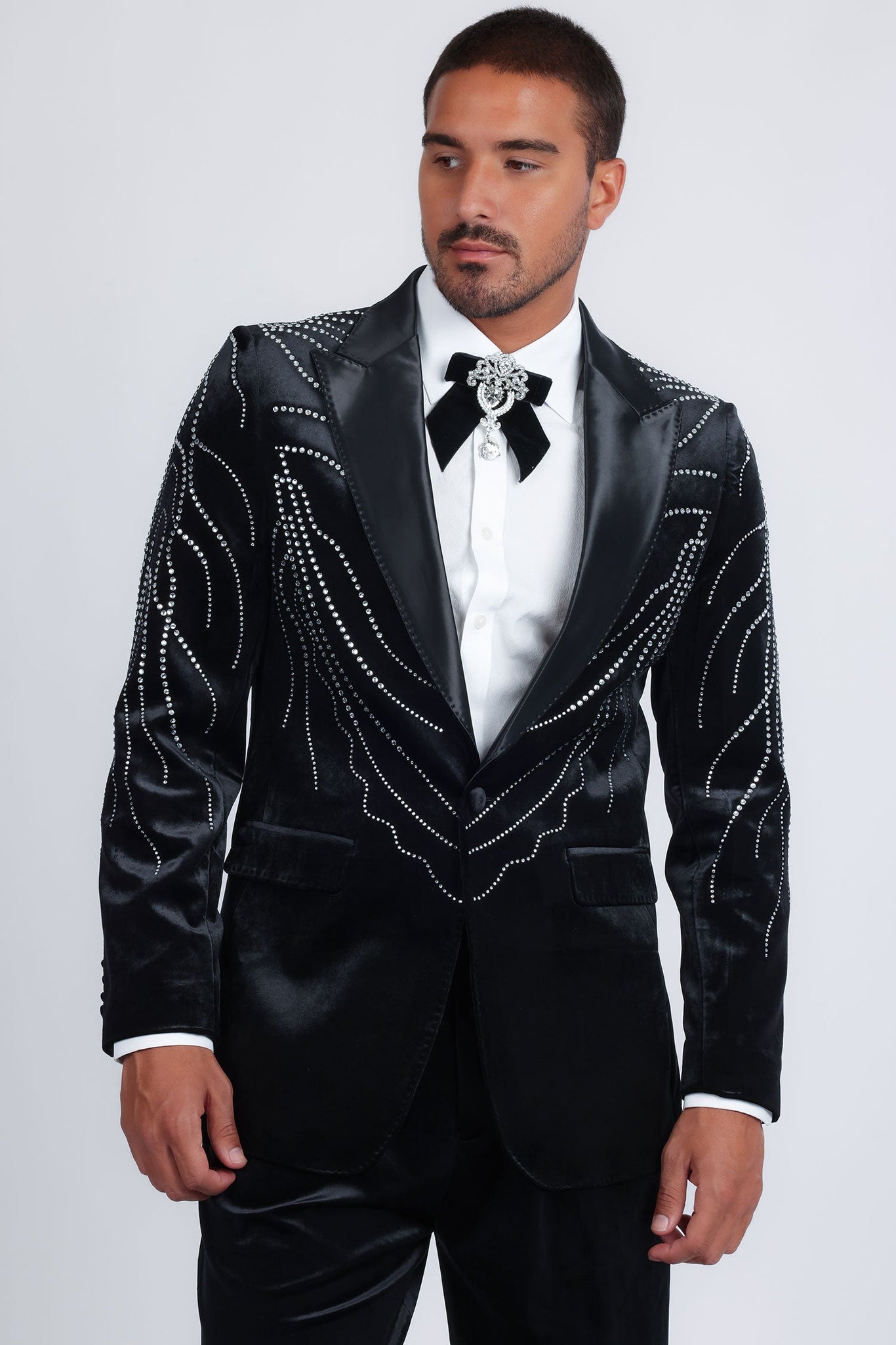 Barabas Wholesale Men's Velvet Rhinestones Design Peak Lapel Blazer 5BL20 Black Silver