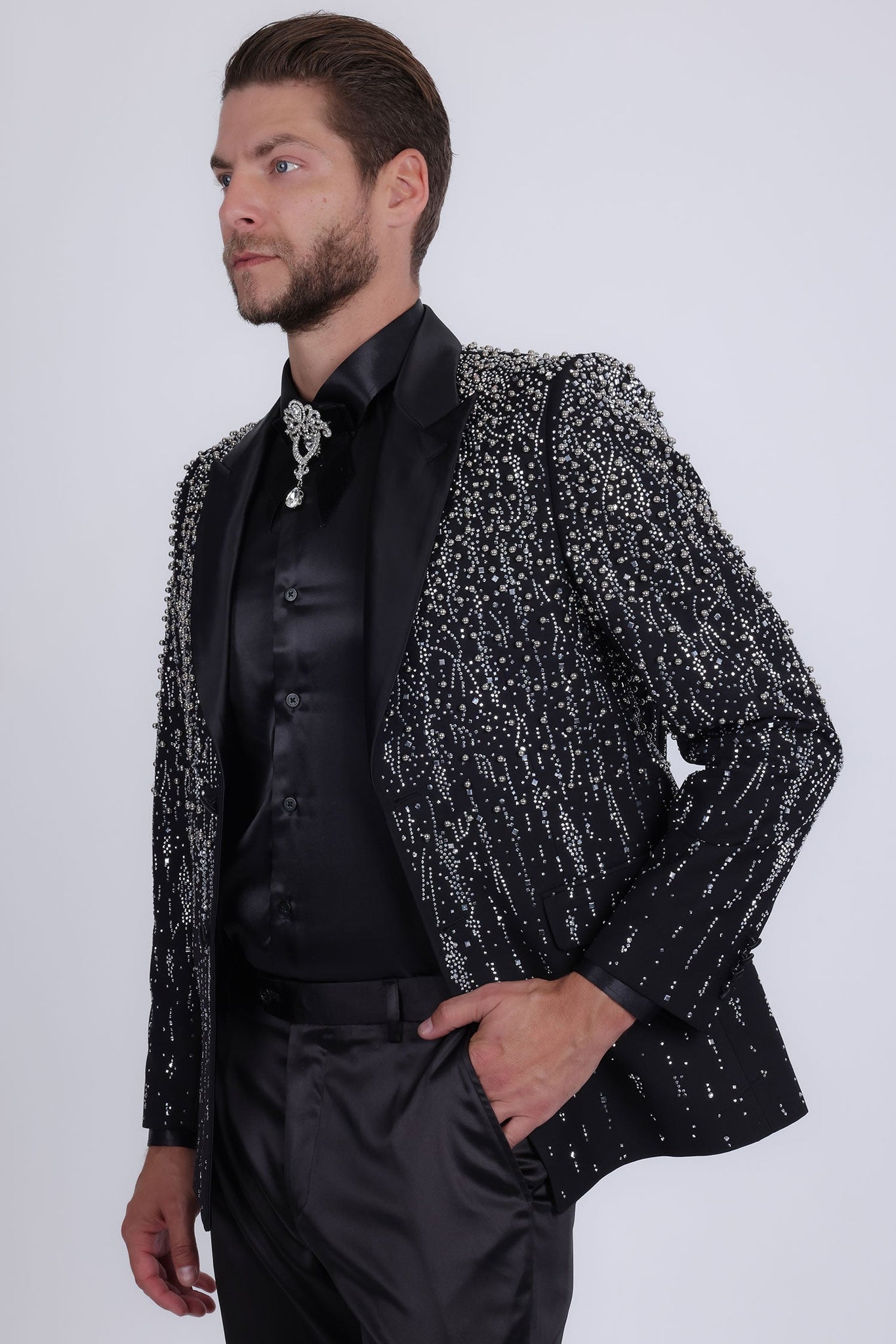 Barabas Wholesale Men's Rhinestones Beaded Design Peak Lapel Blazer 5EBL01 Black Silver