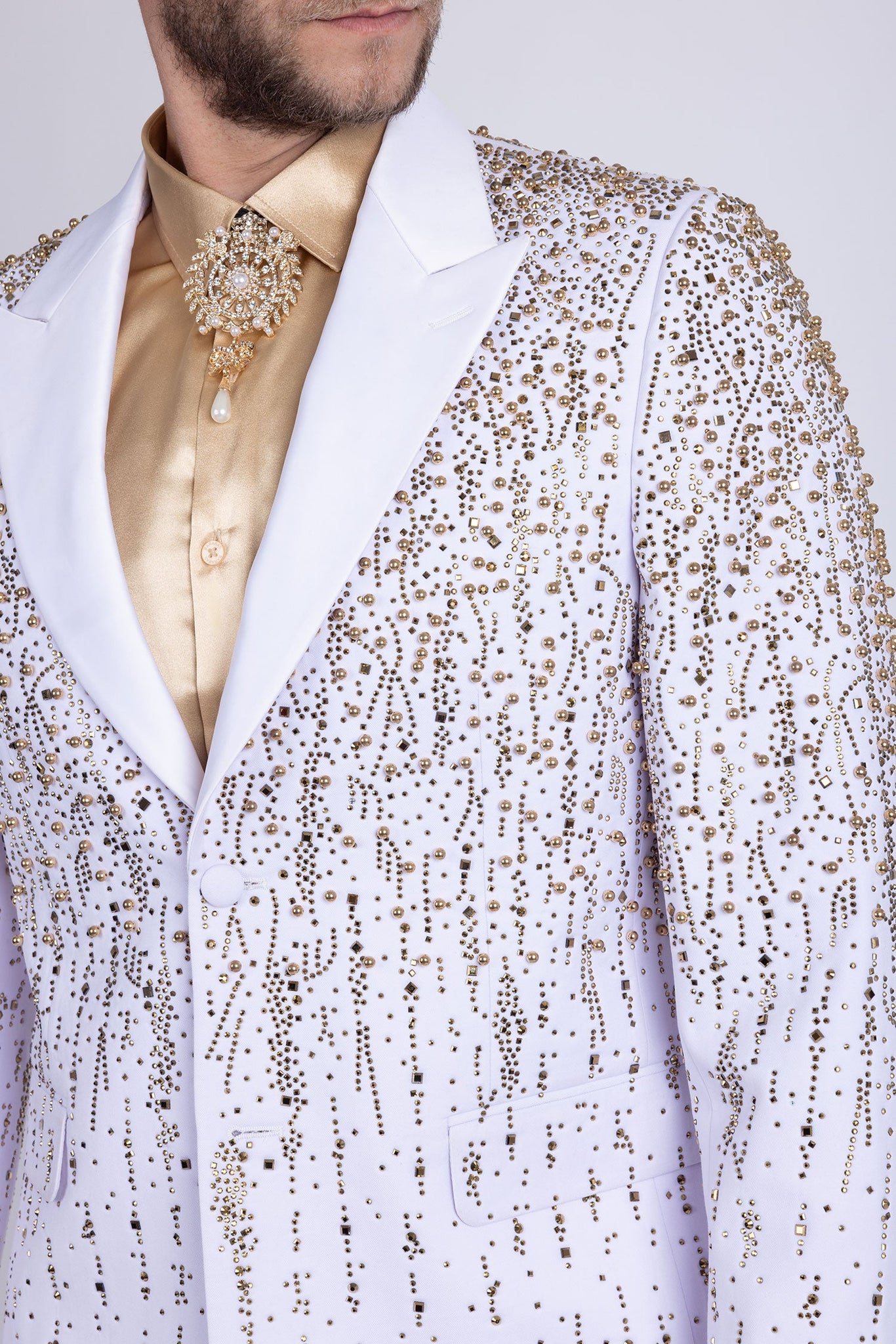 Barabas Wholesale Men's Rhinestones Beaded Design Peak Lapel Blazer 5EBL01 White Gold