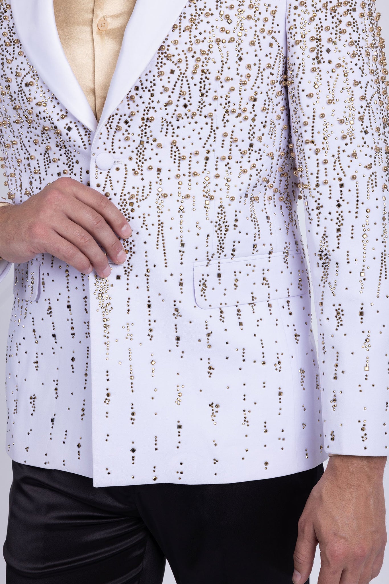 Barabas Wholesale Men's Rhinestones Beaded Design Peak Lapel Blazer 5EBL01 White Gold