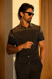 Barabas Wholesale Men's Rhinestone Geometric Stretch Short Sleeve Shirt 5SST20 Black Gold